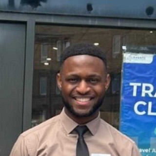 Emmanuel Umezulike, Owner of Avante Pharmacy, headshot photo